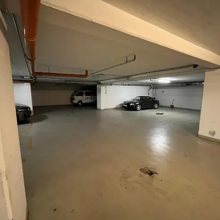 With Free Parking Apartmán