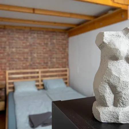 With Free Parking 아파트