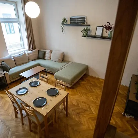 With Free Parking 아파트 *